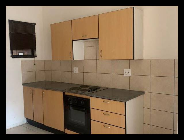 2 BEDROOM APARTMENT FOR SALE IN BRAAMFONTEIN WERF